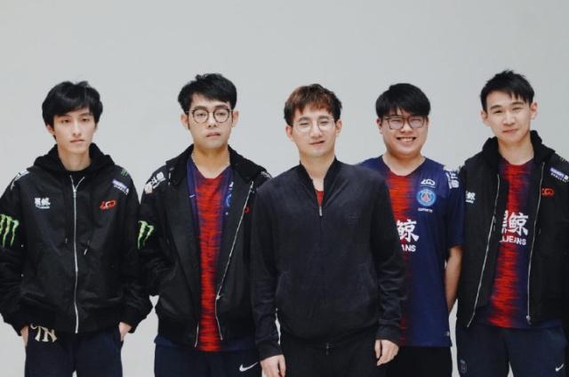 新的赛场上 新的赛场上